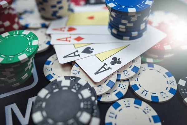 Live casino table stream showing live dealers